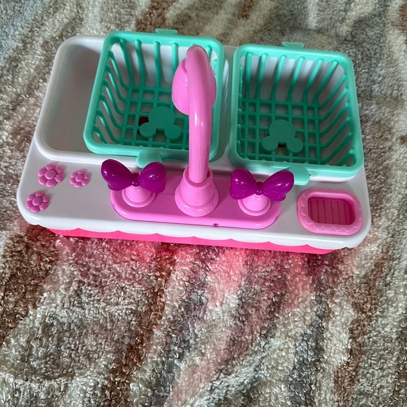 Minnie Mouse Happy Helpers Magic Sink - Picture 10 of 12